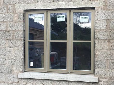 Olive grey RAL 7002 review windows Ral 7002 Olive Grey, Olive Grey Paint, Grey Windows Exterior, Grey Windows, Green Windows, Grey Doors, Window Color, Grey Paint, Grey Paint Colors