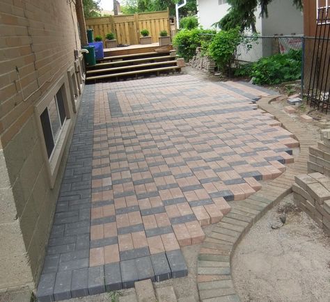 Mixing old with new. I used boarder stone from previous paver job Paver Walkway Diy, Concrete Pathway, Outside Flooring, Brick Pathway, Small Yard Landscaping, Paver Designs, Paver Tiles, Paving Design, Patio Pavers Design