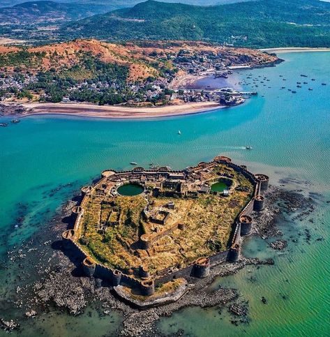 Murud Janjira Fort Photography, Murud Janjira Fort, Janjira Fort, Star Fort, Castle Estate, Castle Pictures, Japanese Castle, History Of India, Archaeological Discoveries