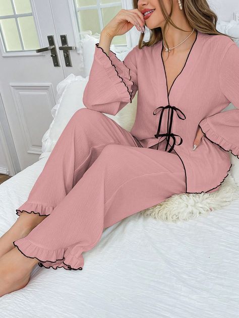 Rose bonbon  Collar   Unicolore Ensembles avec pantalon Embellished Extensibilité légère Tout Classy Pajamas, Pijama Shein, Pyjama Couple, Pyjama Outfit, Cute Pajama Outfits, Ladies Sleepwear, Pink Pjs, Pink Pajama Pants, Night Wear Dress