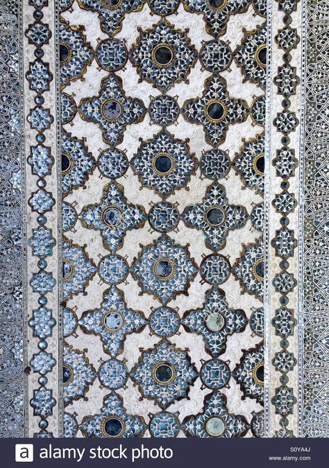 Decorative ceiling of the Sheesh Mahal (Mirror Palace) in Amber Fort, Jaipur Stock Photo Jaipur Tiles, Amber Fort Jaipur, Amber Palace, Sheesh Mahal, Worli Painting, Amber Fort, Amer Fort, Event Layout, Traditional Prints