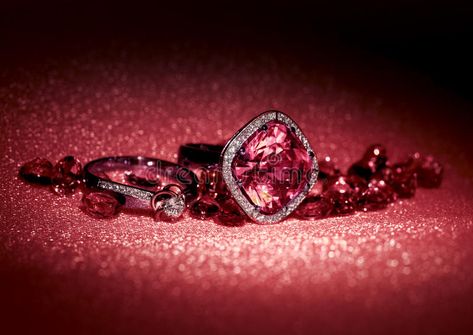 Ruby Photography, Stones Background, Valentine Centerpieces, Dark Red Background, Gem Jewelry, Jewelry Luxury, Red Jewelry, Krishna Wallpaper, Business Advertising Design