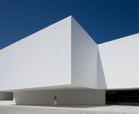 Architecture is about mass and weight. Santo Tirso call centre by Aires Mateus. Angel Olsen, Fran Silvestre, Minimal Architecture, Architecture Modern, White Building, Photography Architecture, Minimalist Architecture, Architecture Exterior, Facade Architecture