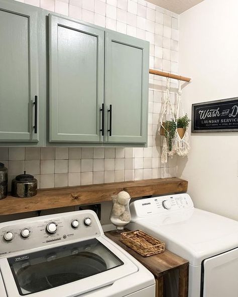 Kelsey | DIY & Home Design on Instagram: "Look at that new tile backsplash! 🤩 I used the “4x4 Maisie Lane Zellige” tile from @jeffreycourthd to give my laundry room a really cool refresh. I love the way it adds depth and texture to this small space! It’s a little crazy that I tackled another tile project so soon after the Renovation Challenge but there is just something about tile work that’s so beautiful! I’d like to say that this is the last project of 2021 but who are we kidding… I can’t sta Garage Laundry Rooms, Laundry Pantry, House Transformation, Room Wall Tiles, Laundry Room Tile, Laundry Room Update, Small Laundry Room Makeover, Laundry Room Wall Decor, Laundry Ideas