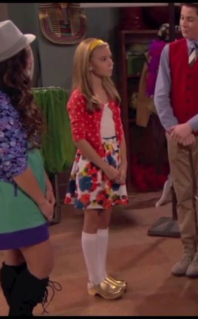 Dog With A Blog Avery, Avery Jennings, Genevieve Hannelius, G Hannelius, Dog With A Blog, Tv Fashion, Teenage Girl Outfit, Childhood Books, Dress Makeup