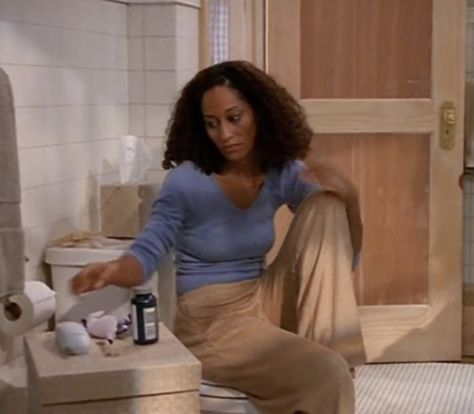 Joan Girlfriends Aesthetic, Joan Girlfriends Hair, Joan From Girlfriends Outfits, Joan Clayton Outfits, Joan Clayton Girlfriends, Joan Girlfriends, Joan Girlfriends Outfits, 777 Vibes, Joan Clayton Style