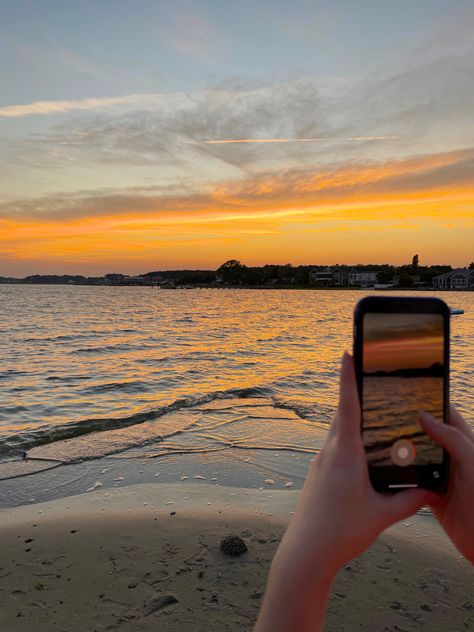 Taking Photos Aesthetic Iphone, Phone Taking Picture Aesthetic, Taking A Picture Of The Sunset, Taking Sunset Pictures, Beach Mirror, Pretty Skies, Beach Trips, December 23, Mirror Photo