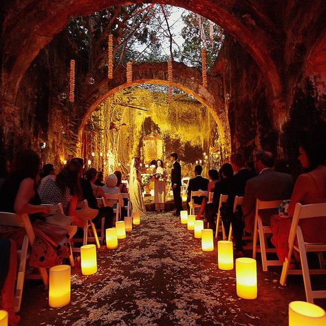 Jaime Glez Photography’s Instagram photo: “Magic wedding ceremony 😍 Double Tap of you would like to get married there! Photography @jaimeglezphotography | Venue hacienda uayamon…” Yucatan Wedding, Mexican Style Wedding, Spanish Style Weddings, Oaxaca Wedding, Vintage Mexican Wedding, Latina Wedding, Mexican Inspired Wedding, Mexico Wedding Venue, Magic Wedding