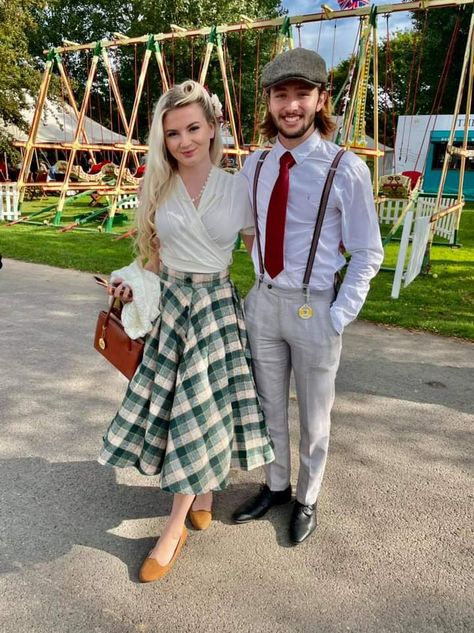 Good Wood Revival Fashion, Goodwood Revival Fashion Woman, 50s Theme Outfit, 50's Outfits 1950s, Goodwood Revival Fashion, 50s Outfit, 50 Style Dresses, Dapper Day Outfits, Disney Dapper Day