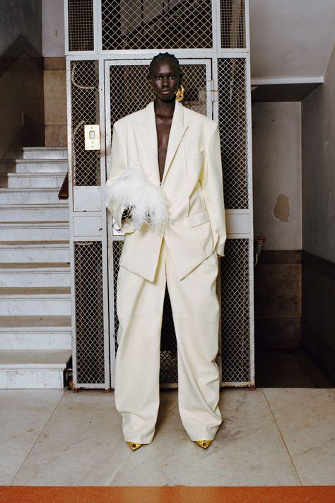 The Attico Resort 2024 Collection Resort 2024, The Attico, All White Outfit, Mode Ootd, White Outfits, Wedding Suits, Editorial Fashion, Fashion Show, Fashion Looks