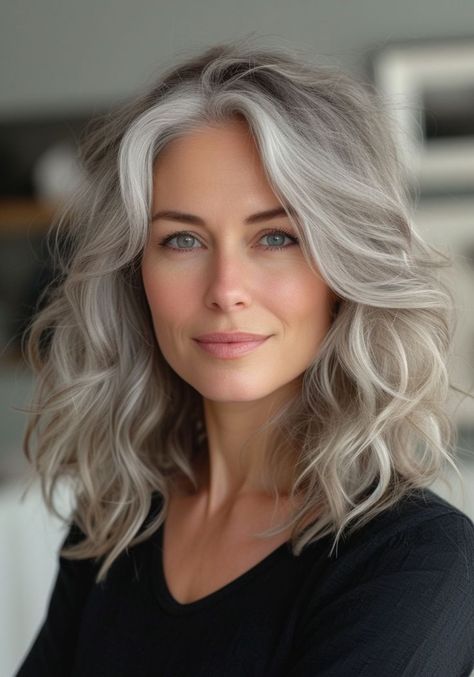 Women Haircuts Long, Dunner Wordend Haar, Gray Hair Growing Out, Stylish Haircuts, Best Short Haircuts, Grey Hair Color, Medium Hair Cuts, Long Hair Cuts, Cool Haircuts