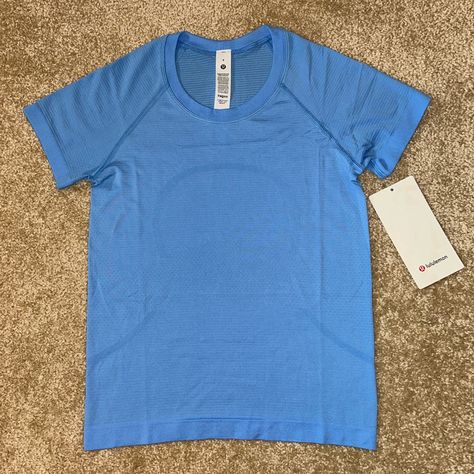 Nwt Lululemon Swiftly Race Length T-Shirt In Color “Aero Blue”, Size 4. Price Is Firm. Including Free Small Size Lululemon Tote (Pictured) With This Purchase. Great Gift For A Loved One (Or Yourself!) Sold Out Online! Beautiful Blue Color By Lululemon. Comment Any Questions, And Check Out My Closet For More Lululemon And Athletic Wear. Bundle To Save! If You’re New To Poshmark, Use Code Juliak326 When You Sign Up For $10 Off Your First Poshmark Purchase! Lululemon Blue Swiftly, Lululemon T Shirt, Preppy Tops For School, Lululemon Tshirts, Cute School Shirts, Preppy Clothes For School, Lululemon Shirts & Tops, Preppy Christmas Wishlist, Lulu Shirts