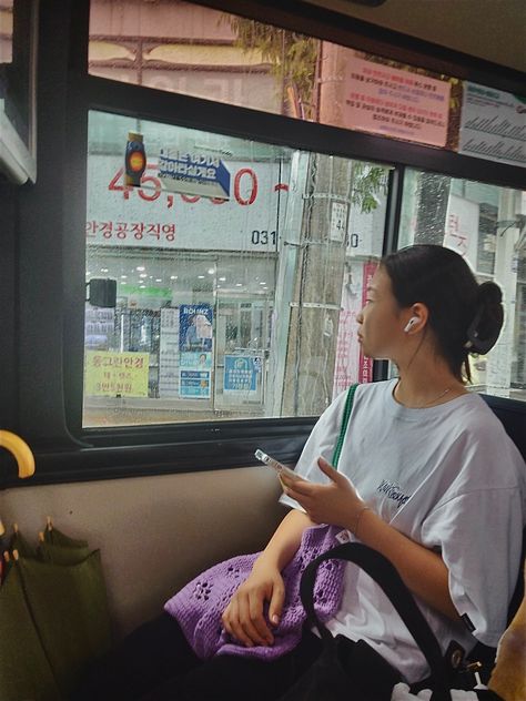 Bus in Korea #korean #korea #bus #rain #aesthetic Bus Reference, Pretty Scenery, Bus Girl, Rain Aesthetic, Mirror Reflection, Dark Feminine Aesthetic, Graphic Inspiration, Bus Station, Girl Running