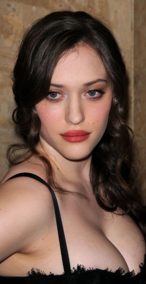 Al Pacino Girlfriend, Kat Dennigs, Kat Denning, Jewish Girl, Clever Captions For Instagram, Disney Channel Original, Kat Dennings, Fashion Gal, Beauty Icons