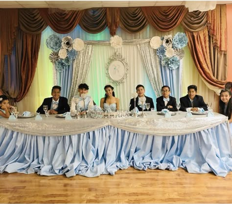 Cinderella Themed Quinceanera Table, Main Table Quinceanera Blue, Light Blue Quinceanera Decorations Main Table, Periwinkle Quinceanera Decorations, Cinderella 15 Party Decoration, Quince Court Table Blue, Quinceanera Main Table Ideas Blue, Christian Quinceanera, Cinderella Quinceanera Themes Decoration