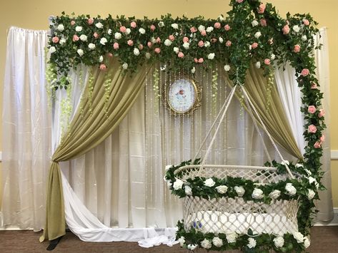 Namakaranam Decoration, Decor Aqiqah, Cradle Decoration, Naming Ceremony Decoration, Simple Stage Decorations, Cradle Ceremony, Baby Naming, Baby Shower Photography, Housewarming Decorations