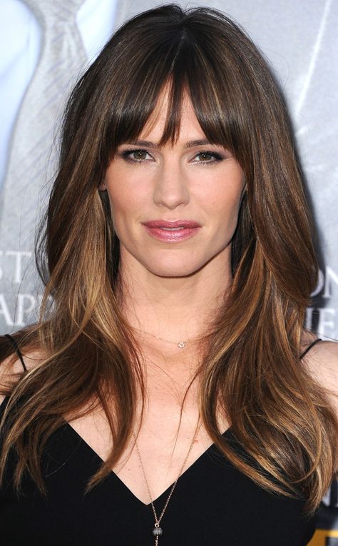 Long hair with bangs Tapered Bangs, Long Hair And Bangs, Jennifer Garner Hair, Underlights Hair, Hair With Bangs, Long Brown Hair, Long Hair With Bangs, Jennifer Garner, Ben Affleck