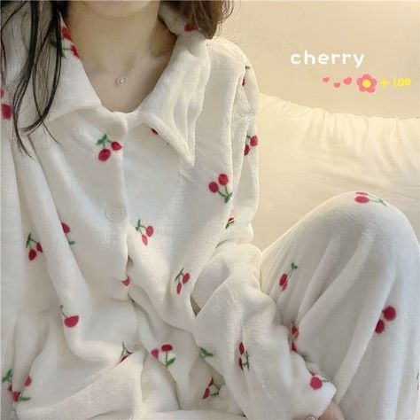 Cute Night Outfits, Night Wear Pajamas, Pajamas Aesthetic, Pijamas Women, Karakter Sanrio, Cute Pjs, Pajama Fashion, Cute Sleepwear, Cute Pajama Sets