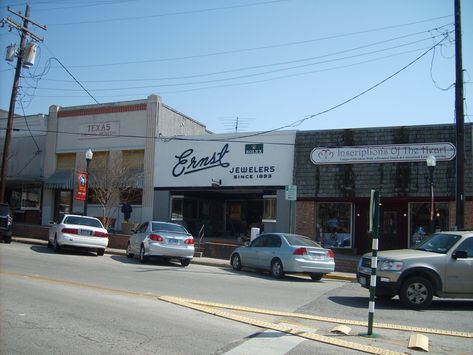 Huntsville, TX : The town square. Fabric Carousel, Huntsville Texas, Square Fabric, Ugly Cry, Jensen Beach, Travel Log, On The Corner, Town Square, Old Buildings