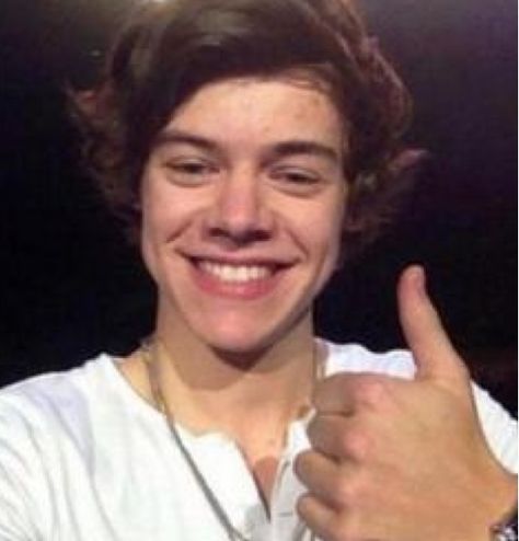 Harry Harry Styles Selfie, Thumbs Up, Harry Styles, Twitter, White