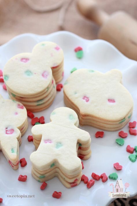 Cut Out Sugar Cookie Recipe, Cut Out Sugar, Cut Out Cookie Recipe, Basic Cookies, Easy Christmas Cookie Recipes, Chocolate Sugar Cookies, Holiday Chocolate, Sugar Cookie Recipe, Cutout Sugar Cookies