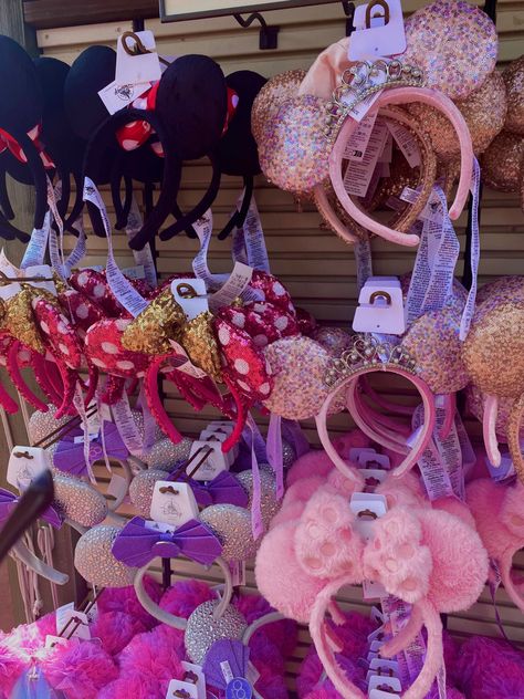 Mickey Ears Aesthetic, Ears Aesthetic, Disney Word, Disney Fits, Disney Lifestyle, Disneyland Christmas, Cute Disney Outfits, Disney Photo Ideas, Disney World Pictures