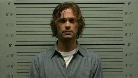 he's shorter on the show than in real life hmmmm Spencer Reid In Prison, Spencer Reid In Jail, Spencer Reid Jail, Spencer Reid Prison, Behavioral Analysis Unit, Dr Spencer Reid, Behavioral Analysis, Crimal Minds, Matthew Gray