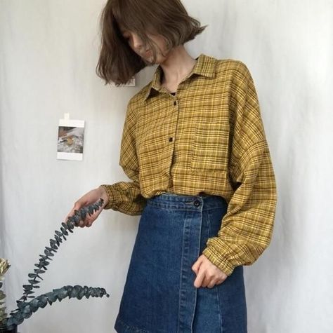 1ef91c212e30e14bf125e9374262401fdesc51278598ri Egirl Clothes, Egirl Outfits, Plaid Shirt Women, Basic Blouses, Rainbow Outfit, Chic Top, Yellow Plaid, Vintage Plaid, Retro Chic