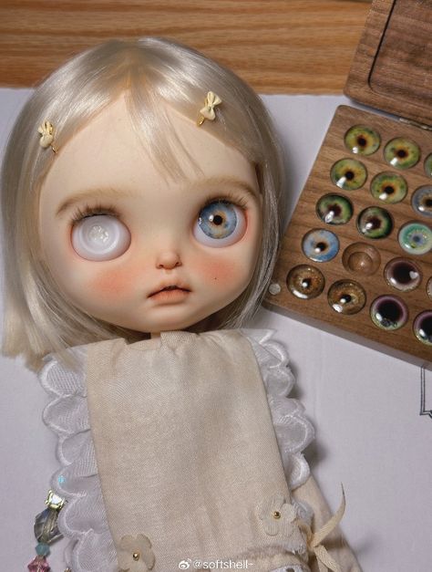 Custom Blythe Dolls, Blythe Dolls For Sale, Doll Plushies, Dolls Clothes Diy, Spirit Dolls, Handmade Plush, Art Dolls Handmade, Disney Dolls, Creepy Dolls