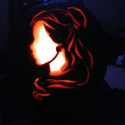 disney beauty and the beast Belle pumpkin carving Beauty And Beast Pumpkin Carving, Belle Pumpkin Carving, Fest Ideas, Cute Pumpkin Carving, Disney Pumpkin Carving, Pumkin Carving, Beauty And The Beast Belle, Disney Pumpkin, Easy Pumpkin Carving