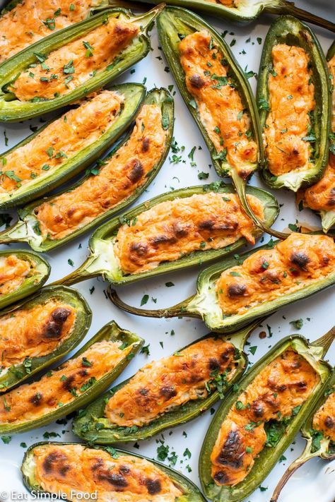 Popper Appetizer, Jalapeño Poppers Recipe, Jalapeno Popper Appetizer, Cream Cheese Jalapeno, Cream Cheese Jalapeno Poppers, Cream Cheese Stuffed Jalapenos, Baked Cream Cheese, Stuffed Jalapeno, Jalapeno Popper Recipes