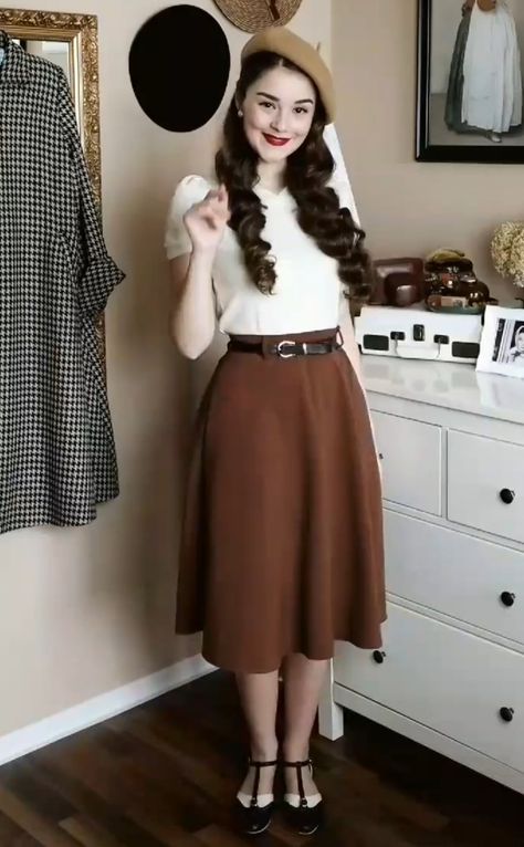 Vintage Dressy Outfits, Shirinatra Outfits, 1950s Outfit Ideas, Librarian Chic Outfits, Mode Grunge, Stylish Short Dresses, Old Fashion Dresses, Look Retro, Vintage Inspired Outfits