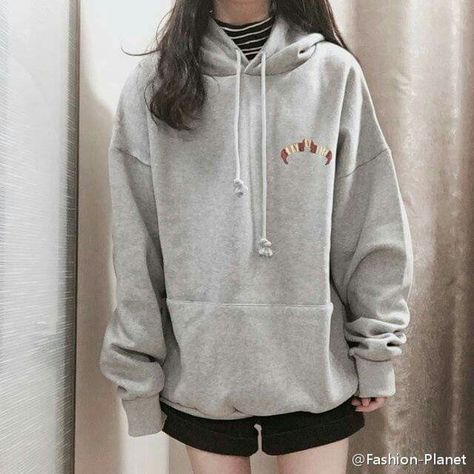 Korean fashion hoodie Turtle Neck Hoodie Outfit, Korean Hoodie Outfit, Turtle Neck Hoodie, Korean Hoodie, Korean Fashion Ideas, Korean Fashion Outfits, Korean Street, Korean Fashion Trends, Hoodie Outfit