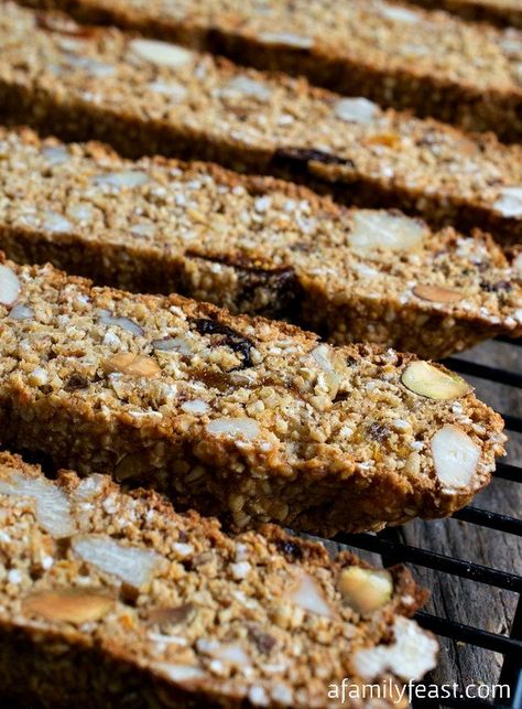 Oat Biscotti, Breakfast Biscotti, Irish Oatmeal, Rusk Recipe, Steel Cut Oats Recipe, Oatmeal Breakfast Bars, Biscotti Cookies, Strawberries Blueberries, Biscotti Recipe