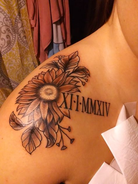 Sunflower Roman Numeral Tattoo, Sunflower Tattoo With Name, Sunflower Names, 2024 Tattoo, Rip Tattoo, Roman Numeral Tattoos, Birthday Tattoo, Date Tattoos, Mom Tattoo