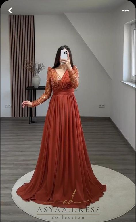 Gown Party Wear Reception Dresses Long, Gown Dress Party Wear, Party Wear Gowns, Long Gown Design, Simple Frocks, Lehenga Designs Simple, Anarkali Dress Pattern, Simple Gowns, Fancy Sarees Party Wear