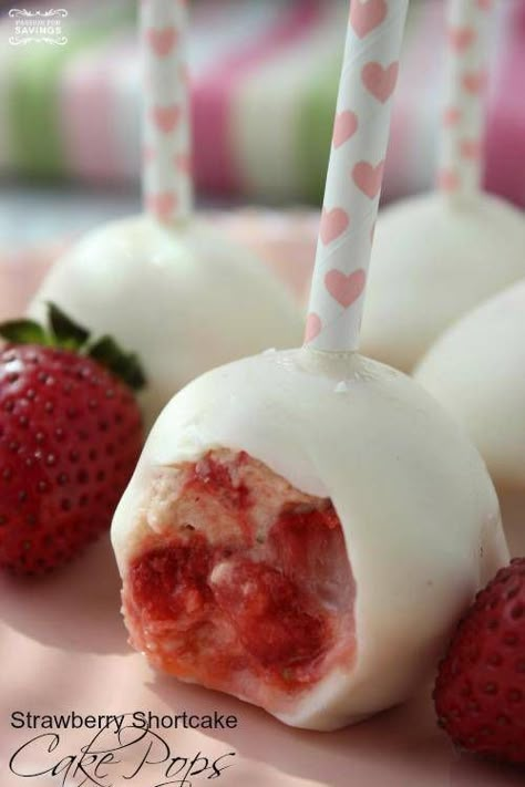 Strawberry Shortcake Cake Pops Recipe Summer Cake Pop Flavors, Cake Pops Recipe, Shortcake Cake, Strawberry Shortcake Cake, Cake Ball, Cake Pop Ideas, Cake Pops How To Make, Strawberry Dessert Recipes, Pop Ideas