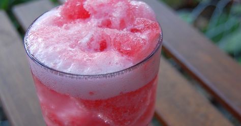 A Crafty Lass: Rhubarb Slush Rhubarb Drinks, Rhubarb Slush, Instant Tea Powder, Easy Rhubarb Recipes, Cottage Cafe, Wendys Frosty Recipe, Vodka Slush, Slush Recipes, Frosty Recipe