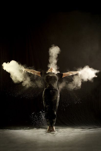 The Beauty and Power of Dance Captured in Photos Using Powder Frozen Images, Dance Images, Female Dancers, Dance Movement, Dance Photos, Dance Art, Lets Dance, Photo Series, Dance Photography