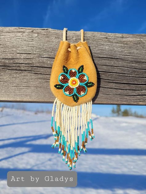 Indigenous Leather Crafts, Medicine Bags Native American, Beaded Medicine Bag, Beaded Leather Bag, Native American Medicine Bag, Beaded Pouch Bag, Leather Beaded Jewelry, Leather Medicine Bag, Leather Pouches