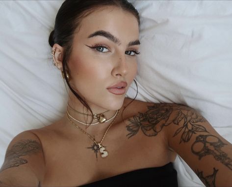 Sophie Floyd Tattoo, Sophie Floyd, Twenty Four, Alt Style, Tattoo Flash Art, Flash Art, Flash Tattoo, Makeup Inspo, Tattoos And Piercings