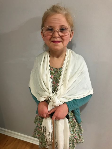 100tj Day Of School Dress Up, Easy 100 Days Of School Ideas Dress Up, 100 Days Of School Old Lady Outfits, 100s Day Outfit, 100th Day Of School Teacher Costume, Teacher 100th Day Costume, Old Person Costume For Kids 100th Day, 100 Day Of School Ideas Dress Up, Kindergarten 100th Day Of School Costume