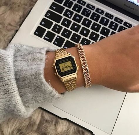 Rose Gold Watch Outfit, Casio Aesthetic, Gold Watch Outfit, Casio Gold Watch, Digital Watches Women, Casio Watch Women, Casio Vintage Watch, Vintage Gold Watch, Casio Digital