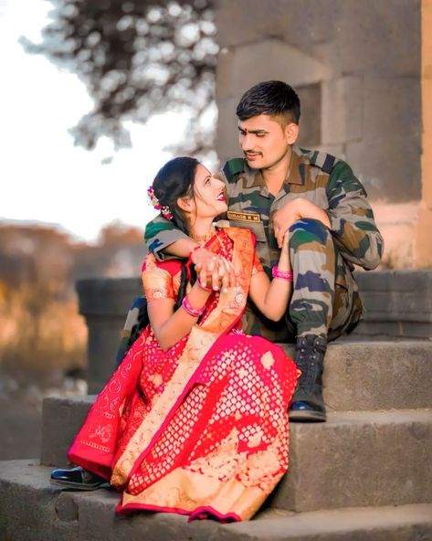 आर्मी 𝐋𝙾𝚅𝙴R͟.!!❤ Army Couple Photography, Sweet Couple Pictures, Suspenders Men Fashion, Army Couple Pictures, Army Look, Actors Illustration, Army Shorts, Best Couple Pictures, Army Couple