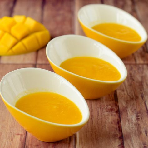 Mango Sauce Mango Sauce Recipe, Coulis Recipe, 6 Month Baby Food, Lime Desserts, Mango Sauce, Mango Dessert, Food Charts, Dessert Sauces, World Recipes