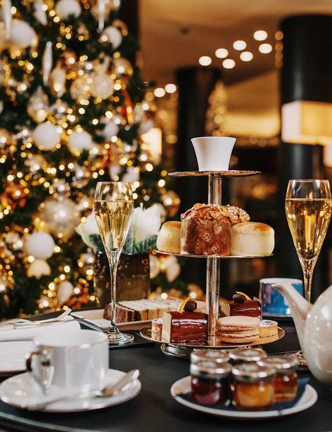 Best Christmas Afternoon Teas in London, 2018 Guide Bulgari Hotel London, Christmas Party Finger Foods, Bulgari Hotel, Christmas Afternoon Tea, Christmas Party Snacks, Afternoon Tea In London, Christmas Desserts Party, Tea In London, Afternoon Tea London