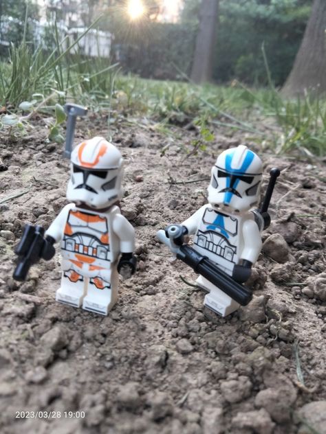 Lego clone trooper Lego Clone Trooper, Minifigure Display, Lego Minifigure Display, Lego Clones, Star Wars Lego, Lego Board, Lego Boards, Clone Troopers, Bad Batch