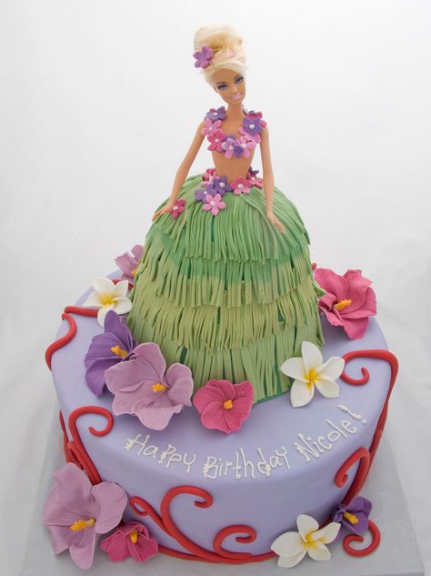 Barbie Cake Designs, Beach Barbie, Barbie Doll Cakes, Luau Birthday Party, Hawaiian Birthday Party, Beach Cakes, Hawaiian Birthday, Plumeria Flowers, Cake Blog