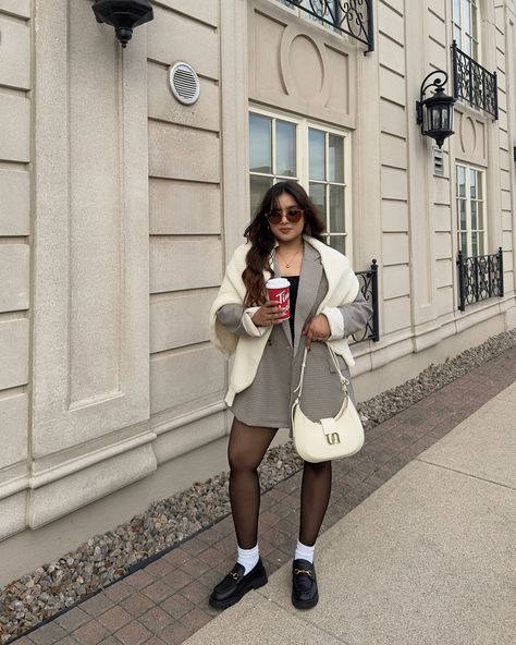 Layering weather��🫶🏼 . . bag: @unitudeofficial loafers: @larosastyle_official blazer: @rihoas_official Shop the links in my bio for fun discounts✨ (All items gifted) . . . . effortless chic, fall outfit inspo 2024, academia style, trendy outfit 2024, preppy style, Scandinavian streetstyle, streetstyle, casual style, oversized blazer, layering basics, streetstyle outfit, pinterest feed, pinterest photo, chunky sweater, white bag, shoulder bag, coffee date, Pinterest aesthetic, casual outfit, ... Blazer Layering, Style Oversized Blazer, Layering Basics, Chic Fall Outfit, Pinterest Feed, Academia Style, 90s Girl, Streetstyle Outfit, Pinterest Aesthetic