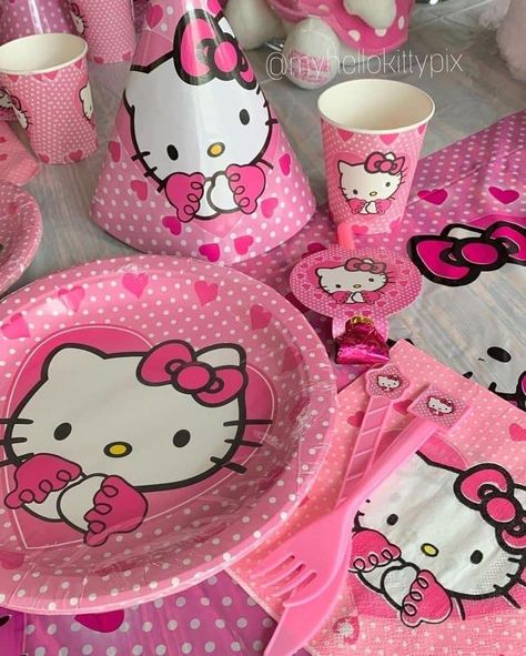 Sanrio Birthday Decor, Hello Kitty Bday Party Ideas, Sanrio Party Decorations, Sanrio Birthday Party Decorations, Hello Kity Cakes, Hello Kitty Decorations Birthday, Hello Kitty Birthday Party Ideas Decoration, Hello Kitty Bday Party, Sanrio Themed Party